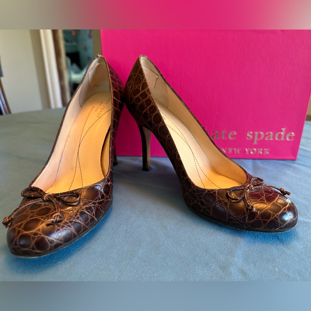 Kate Spade brown croc embossed heels
